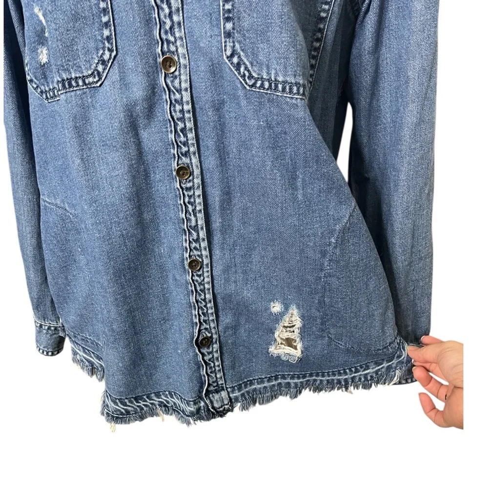 American Eagle Denim Jacket Size Medium Blue Oversized Frayed Graphic Distressed - Picture 7 of 10